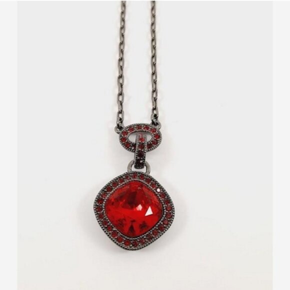 GIVENCHY Signed Ruby Red Crystal Pendant Silvertone Necklace Vintage 16" - Picture 3 of 16